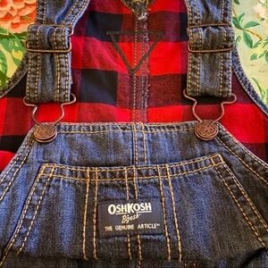 𝅺NWT! Everyone needs a pair of OSHKOSH overalls!! This pair is for your toddler